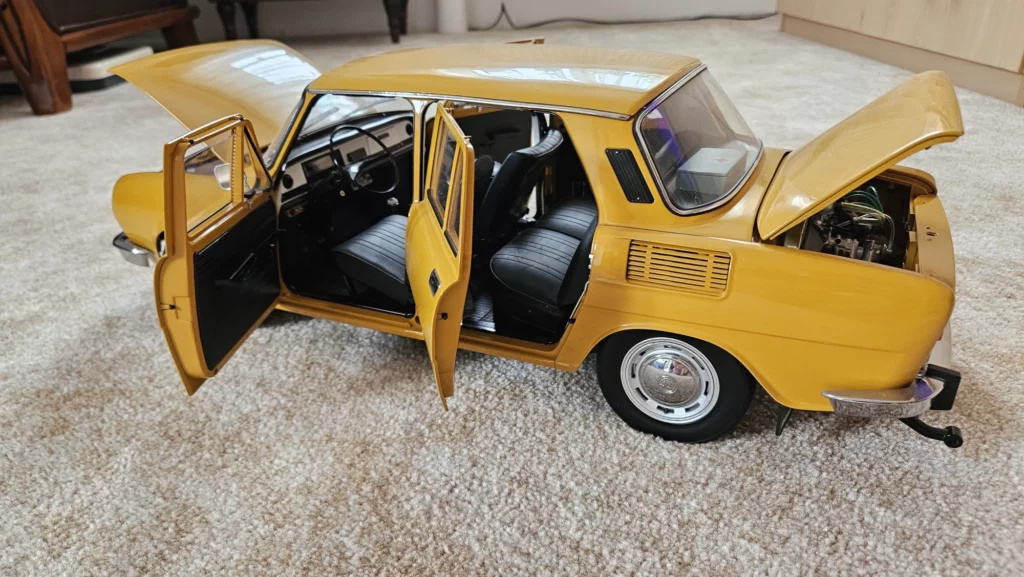 Deagostini Škoda 100L MB 1:8
